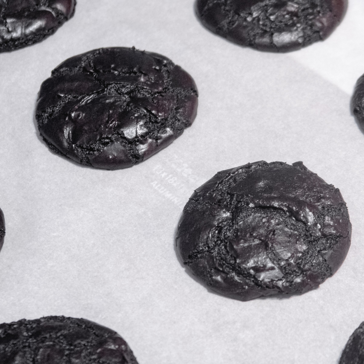 Vegan brownie cookies freshly out of the oven.