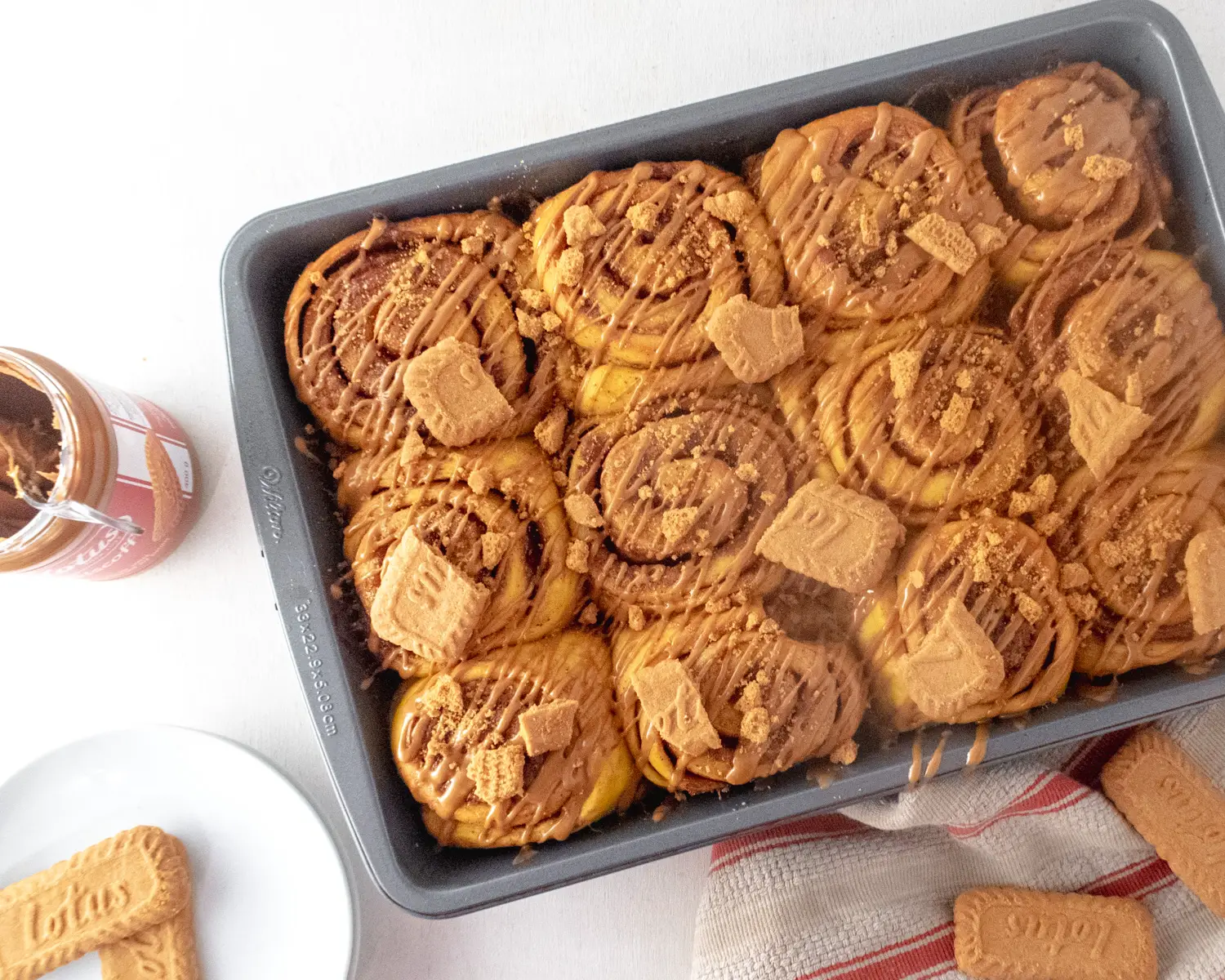 Vegan pumpkin cinnamon rolls with cookie butter.